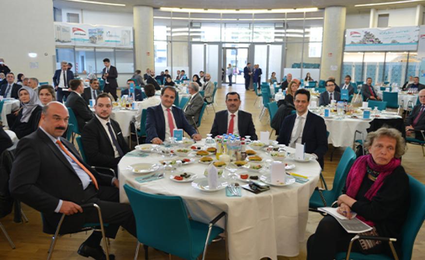Diyanet İşleri Türk İslam Birliği (DİTİB), iş, sanat, siyaset ve bilim dünyasından birçok insanı Ramazan iftar sofrasında bir araya getirdi.